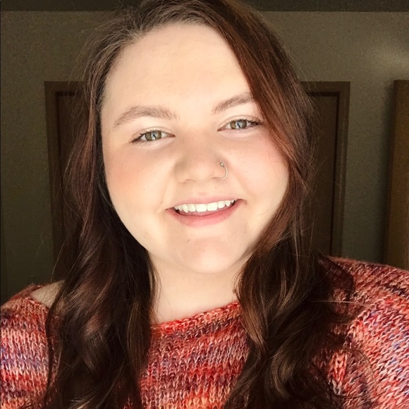 Meet your Posher, Sydni - Picture 3 of 3